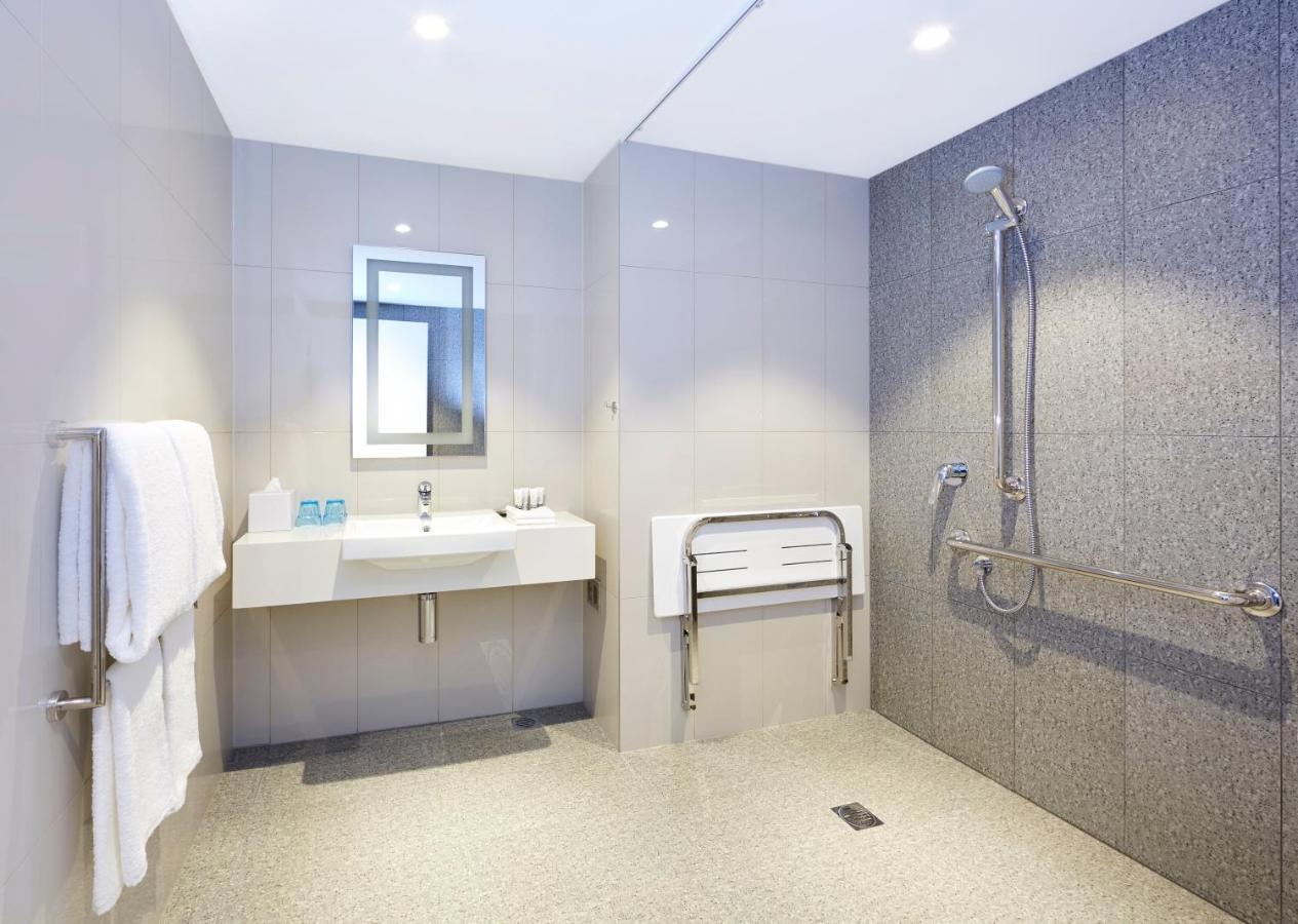 Holiday Inn Express Brisbane Central By Ihg Exterior photo