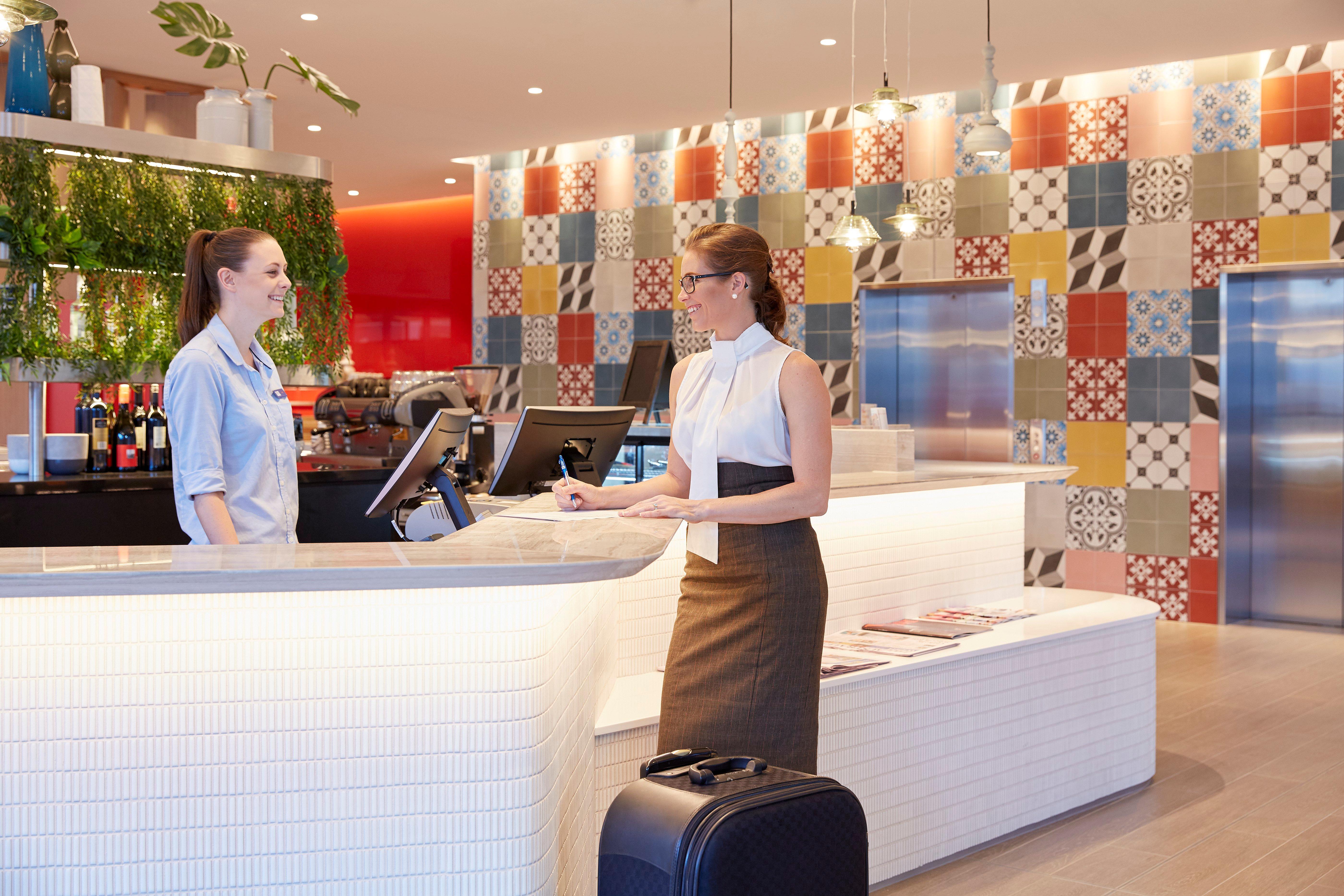 Holiday Inn Express Brisbane Central By Ihg Exterior photo