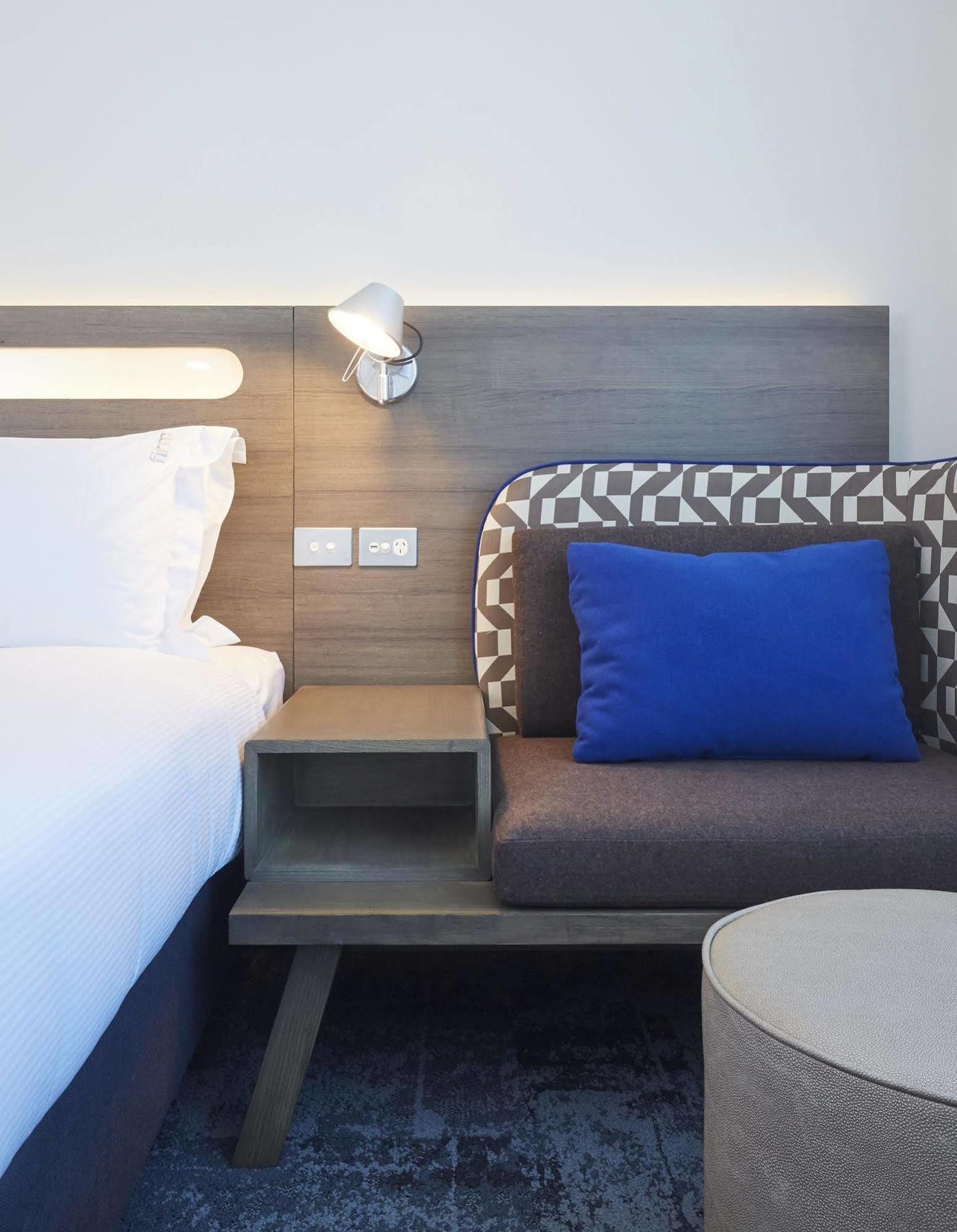 Holiday Inn Express Brisbane Central By Ihg Exterior photo